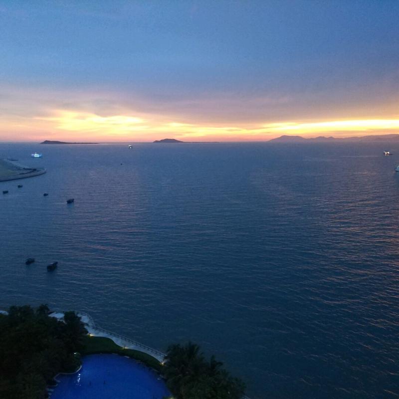 第一天：第一天：三亚—亚龙湾—三亚凤凰机场