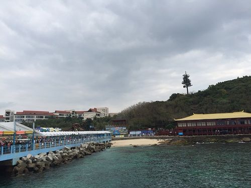 第三天：三亚—鹿回头—蜈支洲岛（游船）—大东海→天涯海角