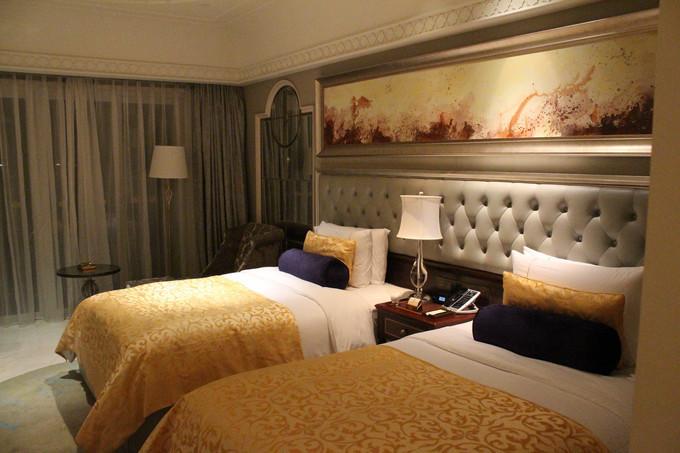 5、晚上在当地住宿下来住一个豪华酒店，感受下黄山的迷人夜色