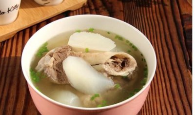 ​骨头汤白色的是什么,白色的骨头汤里白色的是什么