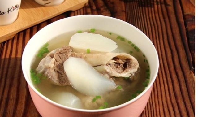 白色的骨头汤里白色的是什么