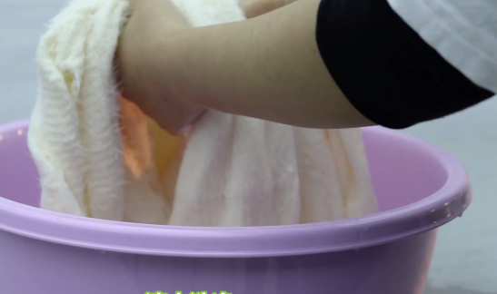 毛衣味道刺鼻怎么解决,如何去除异味?图8