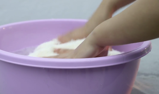 毛衣味道刺鼻怎么解决,如何去除异味?图7