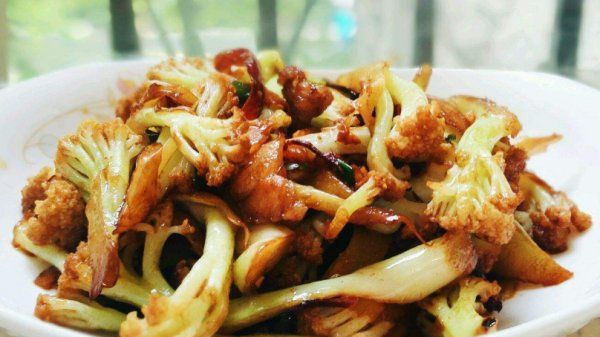 菜花炒肉怎么做好吃,家常菜花炒肉最好吃的做法图11