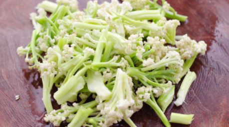 菜花炒肉怎么做好吃,家常菜花炒肉最好吃的做法图15