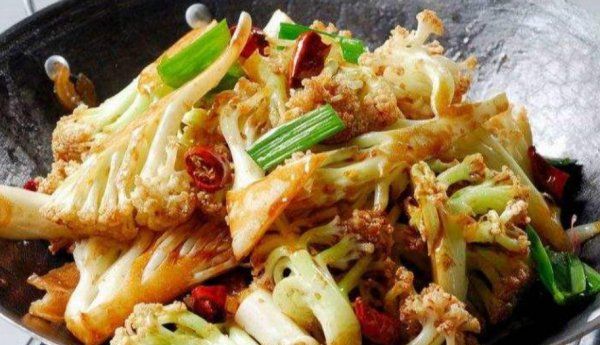 菜花炒肉怎么做好吃,家常菜花炒肉最好吃的做法图13