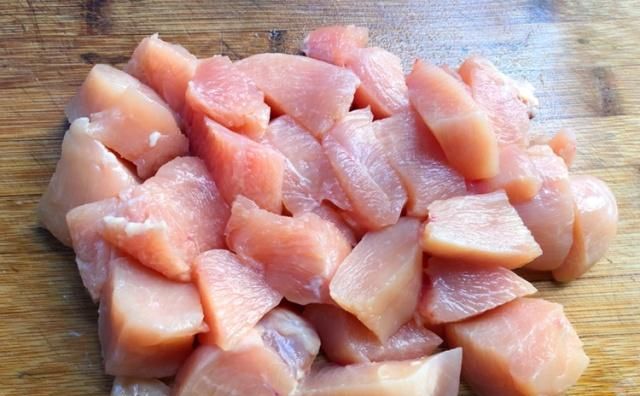 冰冻鸡胸肉要煮多久才熟