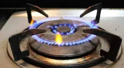 ​煤气灶关火的时候嘭一声是怎么回事,天然气灶关火时候砰一声响怎么解决