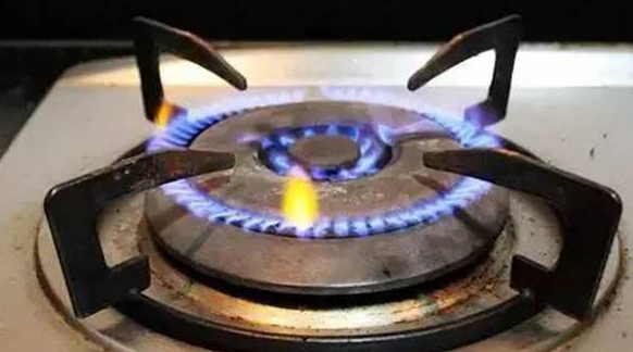 煤气灶关火的时候嘭一声是怎么回事,天然气灶关火时候砰一声响怎么解决图1
