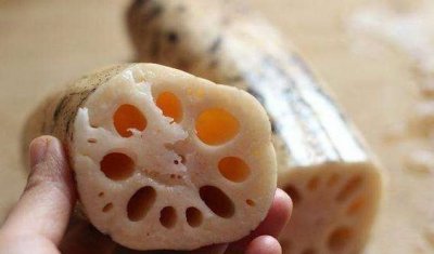 ​煮藕怎样才能不变色,莲藕怎么煮汤不会变黑