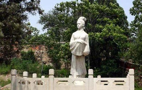 古代哭倒长城的孟姜女姓什么