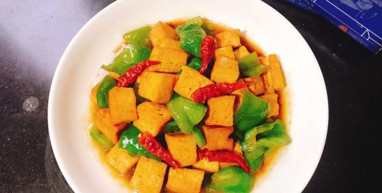 辣椒炒干豆腐的家常做法