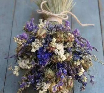 ​鲜花干花要倒挂几天，干花直接插入瓶中还是要倒挂风干？