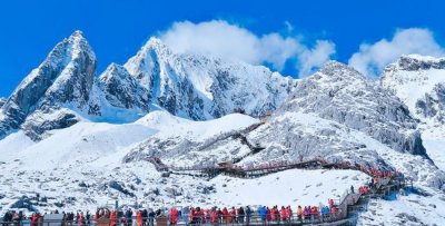 ​玉龙雪山海拔，玉龙雪山上大索道是到达海拔多高的地方？那小索道呢？