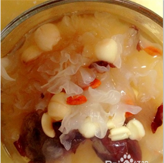 煮银耳百合莲子汤的方法与步骤