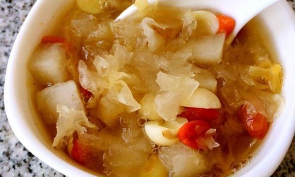 银耳莲子汤隔夜能吃吗