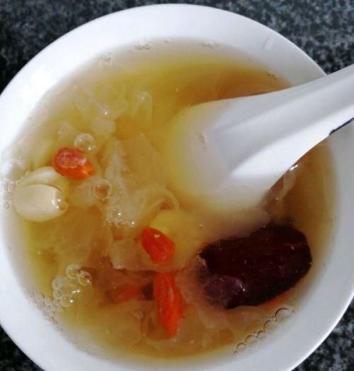 过夜的银耳莲子汤还可以喝吗