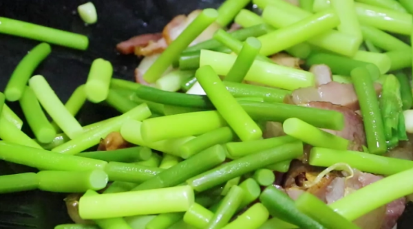 蒜苔需要用水焯一下,蒜苔需要用水焯一下吗图2