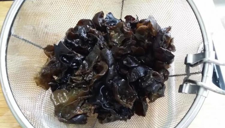 木耳如何炒得快熟烂