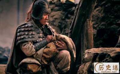 ​刘备为什么摔阿斗，刘备摔阿斗歇后语