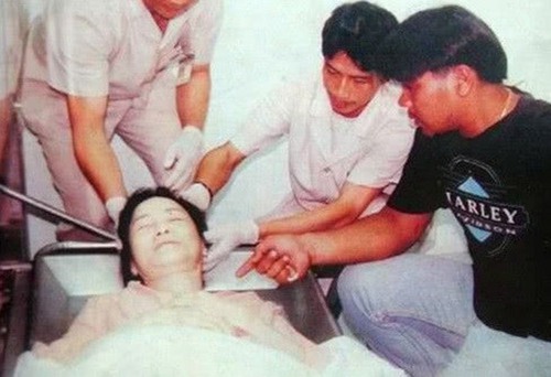 邓丽君去世原因是什么_WWW.66152.COM