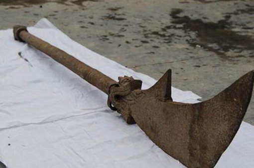 青龙偃月刀有多重?青龙偃月刀出土照片
