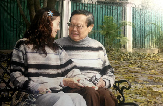 翁帆为97岁杨振宁产下一子是真的吗？