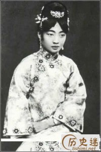 ​末代皇后婉容的真实照片，婉容17岁时秀美脱俗的照片