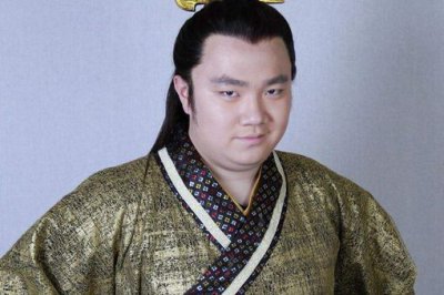 ​秦武王举鼎而死是怎么回事，楚王问鼎的目的是什么