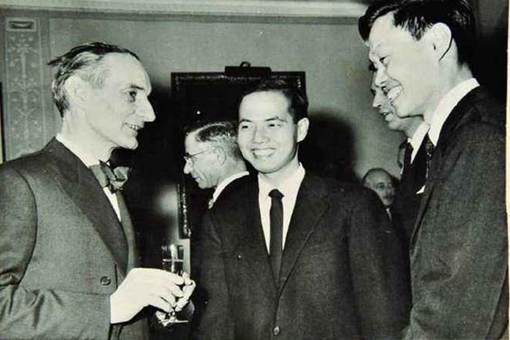 物理学家杨振宁与爱因斯坦有什么关系?