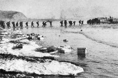 ​长津湖战役冰雕连真实的照片，长津湖战役到底是怎么样的