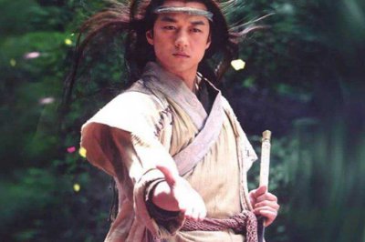 ​独孤九剑和辟邪剑法哪个厉害，《笑傲江湖》中的顶级剑法