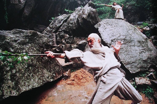 独孤九剑和辟邪剑法哪个厉害?