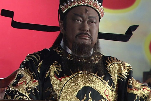 包青天的额头真的有一个月牙么?有什么寓意?