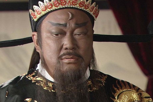 包青天的额头真的有一个月牙么?有什么寓意?