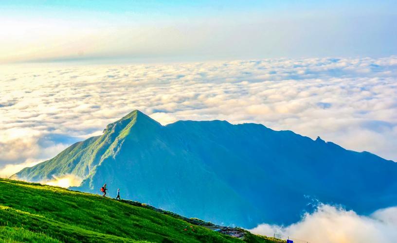 2、从10月1日至10月31日，优惠后武功山风景区（不含武功高台）旅游旺季(9月15日-11月30日）票价格为65元/人（含）。