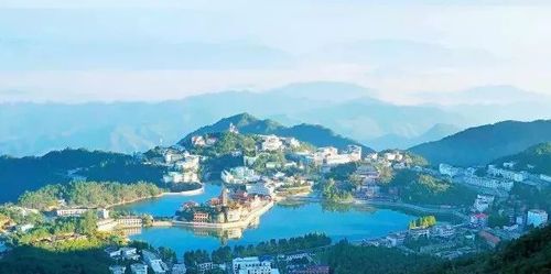 7、北岭国家森林公园和苏仙山都是湖南最南端的景区，建议选择白天去游玩，因为晚上的苏仙山非常美。