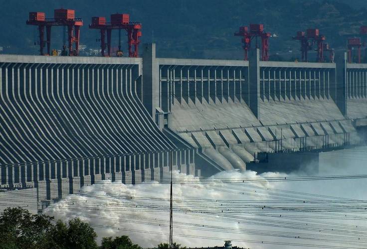 4、三峡大坝风景区（世界最大）