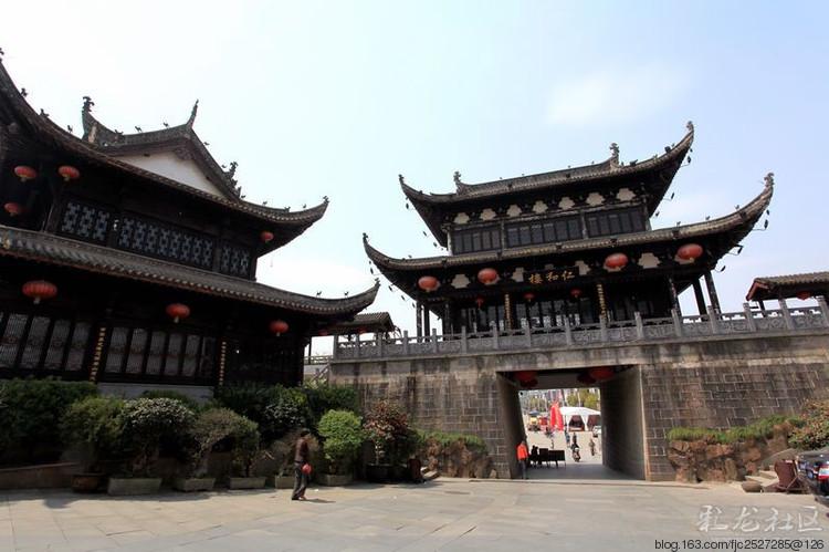 1、徽州古城建筑的特点