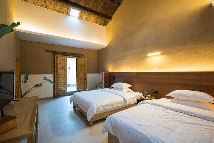 6、住宿住宿推荐：白莲度假村民宿提供客房:1晚；