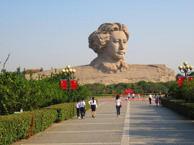 第三天：岳麓山——岳麓山——橘子洲——橘子洲——橘子洲