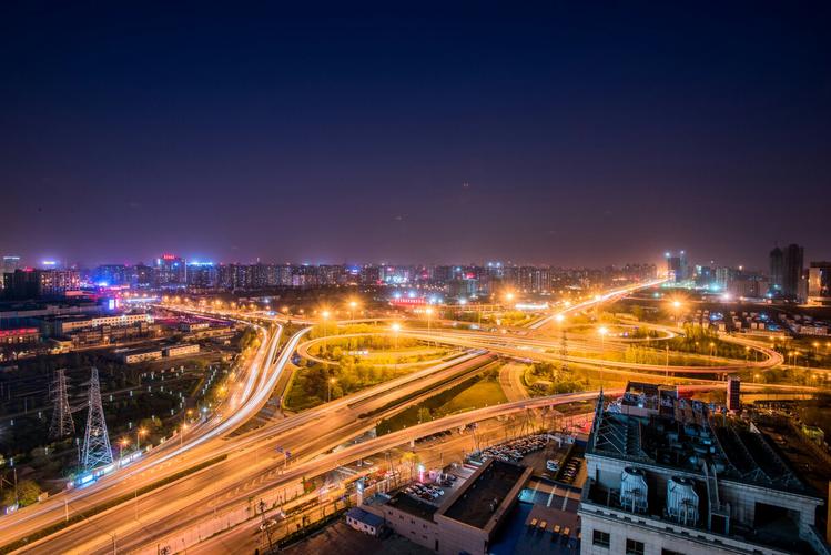 一、东直门—北京（北京桥）——东直门立交桥—北京桥（北京桥是南北方向的重要桥梁，是北京主要的交通枢纽，全国最大规模的古代石桥）