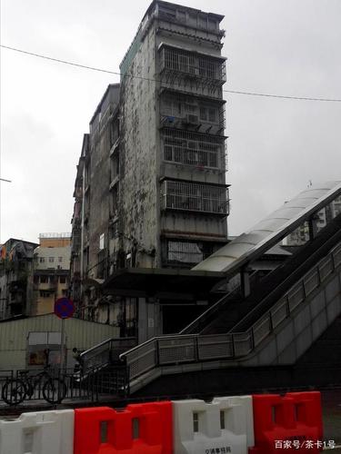 不要逗留在澳门的历史城区，因为这里的建筑都有百年历史了，保护不到位的话就会变成一个景点了的。