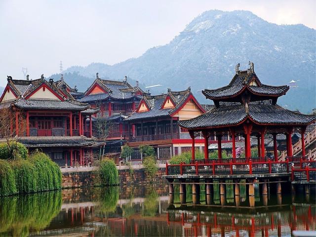 2、横店影视城旅游区