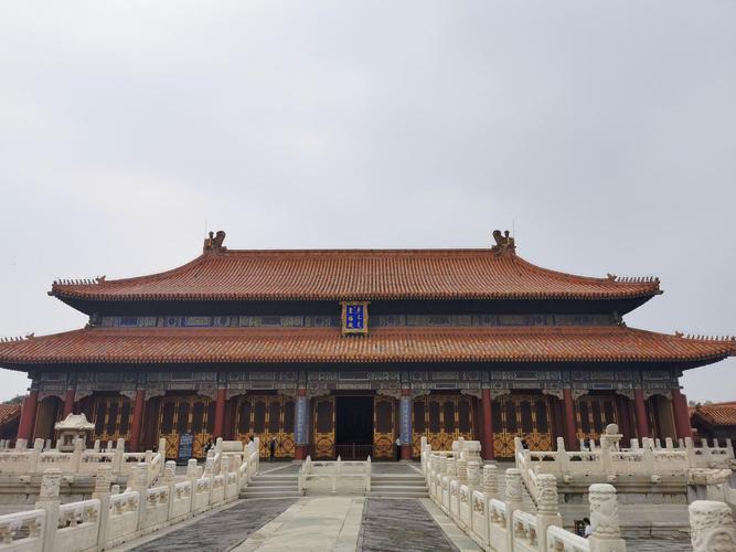 第一天：故宫——乾清门——慈宁宫——寿康宫——宁寿宫——养心殿养心殿——后三宫