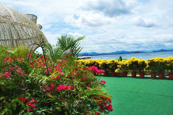 第三天：大东海—蜈支洲岛—椰子林，感受“椰风海韵”，领略大海的浪漫