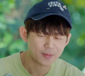 ​那英送何炅的衣服竟然是童装（何老师难得在镜头前“怒”了两次）