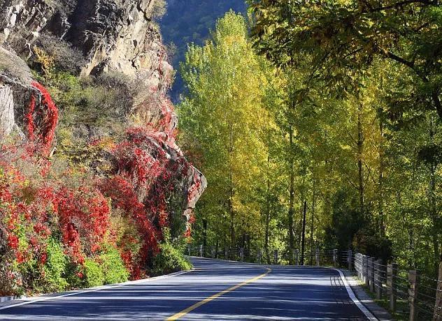 3、从吉林大学到山前屯检查站大约40分钟左右，这段路沿途风景也比较美。