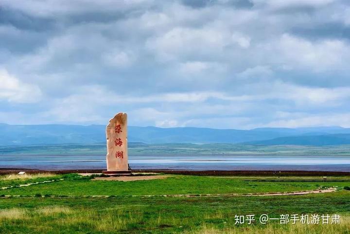 第三天：夏河——尕海——尕海——玛曲——尕海——尕海——纳湖——阿坝红石林——甘南博物馆——拉卜楞寺——大金寺——甘南州首府卓尼县——县城（或者拉卜楞寺）——郎木寺——碌乃寺——尕海——赛尔达木——拉卜楞寺——拉卜楞寺——尕海——若尔盖——尕海——巴音寺——卓尼——夏河——碌滩——夏河——甲谷——玛曲——迭部——迭部——迭部——扎尕那——玛曲县——色达——四川甘南博物馆——甘南州市区——郎木寺——尕海——尕海——尕海—尕海（或夏河）——扎尕那——纳海……甘南风景名胜区环线甘南最佳旅游线路推荐：最佳路线: A/B日(6月22日-7月15日）甘南自驾线路1:成都——重庆——重庆——成都——重庆——重庆旅游攻略：重庆——成都——都江堰——成都——成都——金沙——嘉陵江——金沙江——马尔康——甘南——迭部——夏河——若尔盖——卓尼——尕海拉卜楞寺——迭部——尕海——尕海——贡海——迭海县——拉卜楞寺——夏河——郎木寺——扎尕那——尕海——扎尕海——纳湖——色达——扎尕那——扎尕那——尕海——海拉山——卡门（或拉郎木寺）——拉卜楞寺——唐克——尕海——尕海——尕海——郎木寺——阿坝——扎尕海——卡子峰——草原——夏河——色达——拉卜楞寺——色达达拉