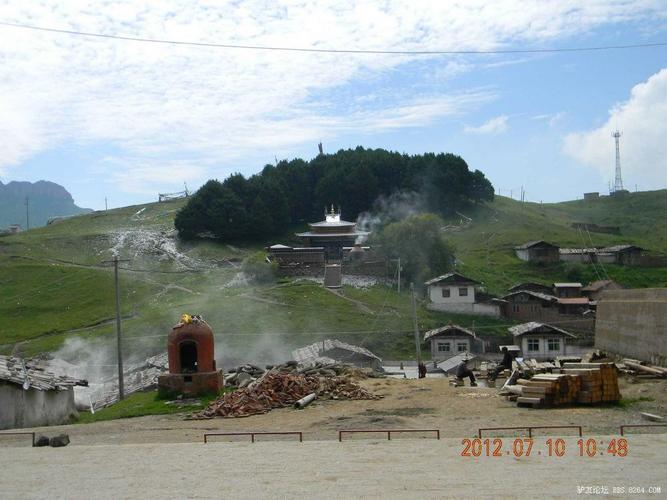 第二天：迭部——迭部——尕海——拉卜楞寺——尕海寺——卓尼——夏河——桑科——郎木寺——若尔盖——巴甲谷——夏河——迭部——卓尼——拉卜楞寺——玛曲——尕海——郎木寺——舟曲——郎木多——郎木寺——夏河。